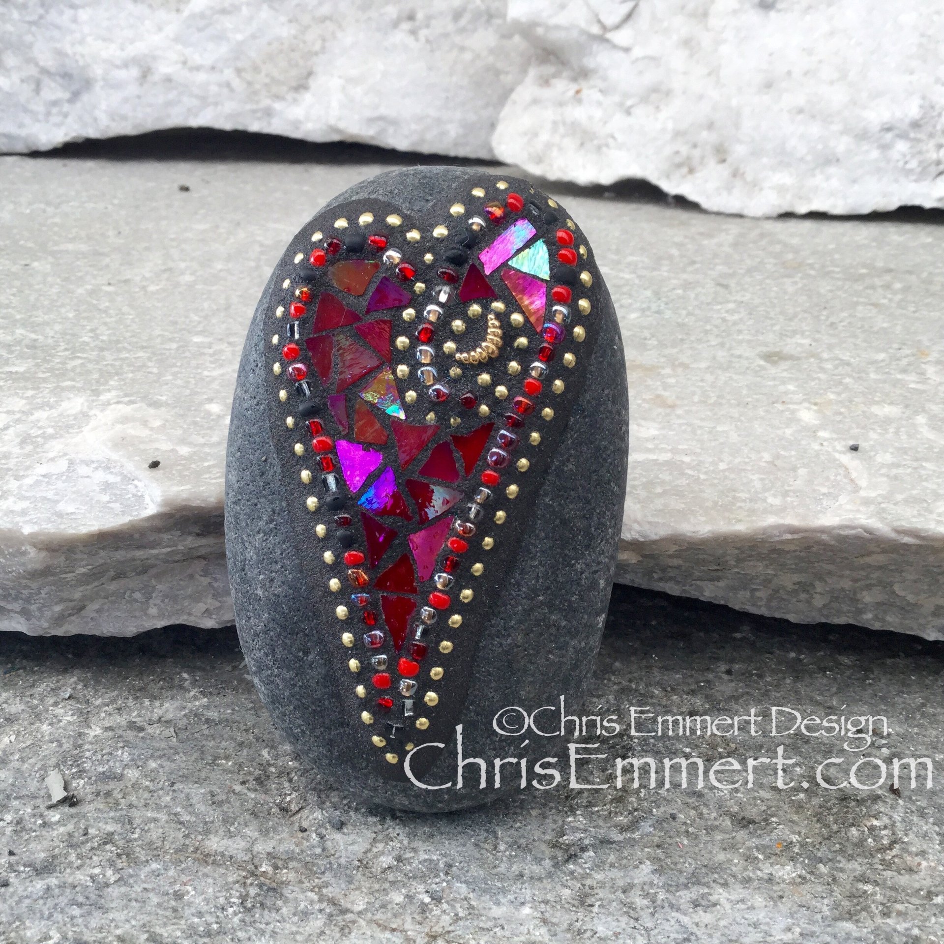 Red Valentine Heart, Mosaic Garden Stone, Gardener Gift, Garden Decor, (C), Mosaic Paperweight / Garden Stone