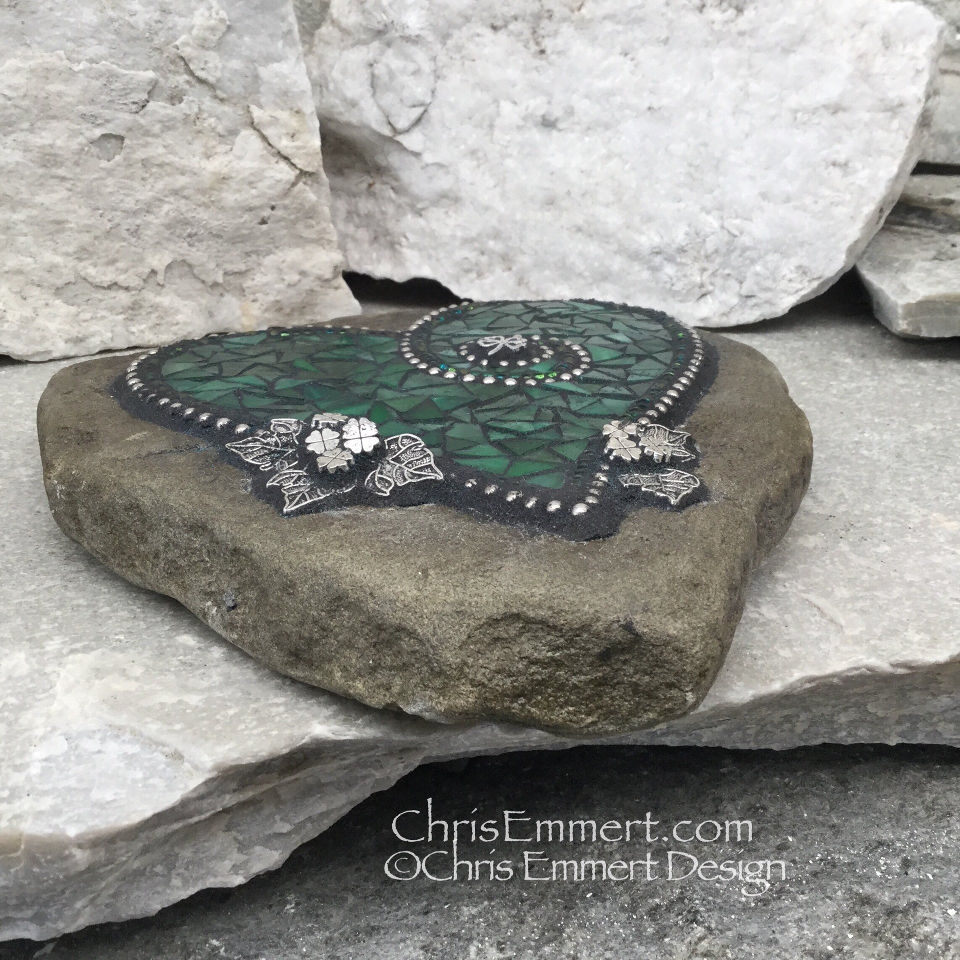 Mosaic Heart, Shamrock Green Heart, Mosaic Rock, Garden Stone, Home Decor, Gardener Gift, Garden Decor,