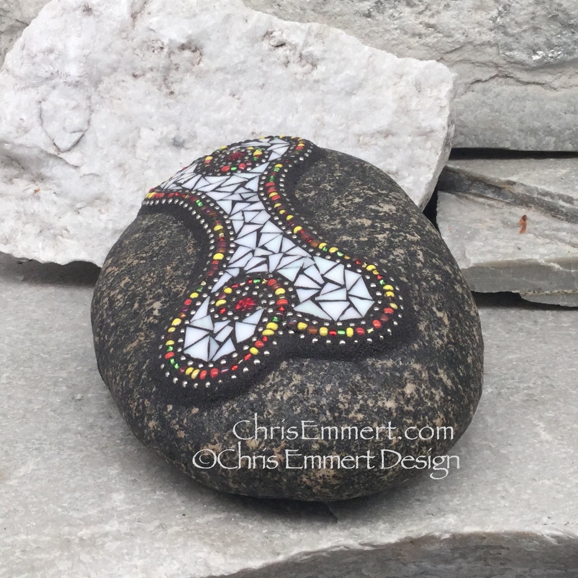 White Bone Pet Mosaic Garden Stone /Reds