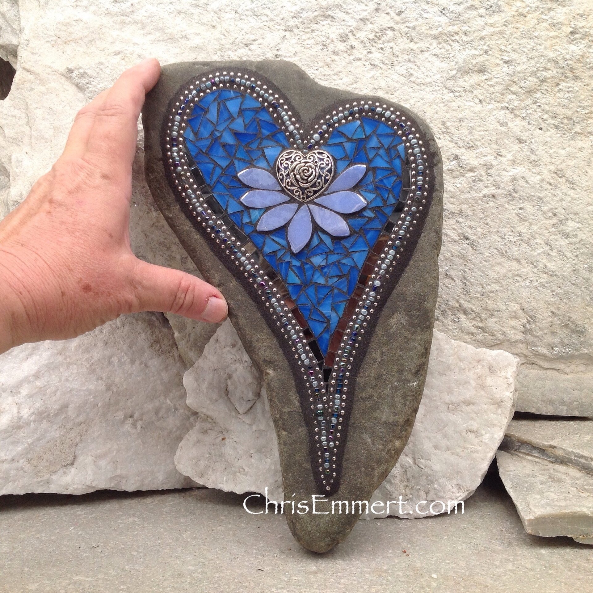 Lotus Flower Mosaic Heart, Mosaic Rock, Garden Stone, Home Decor, Gardening Gift, Housewarming Gift, Mosaic Garden Stone