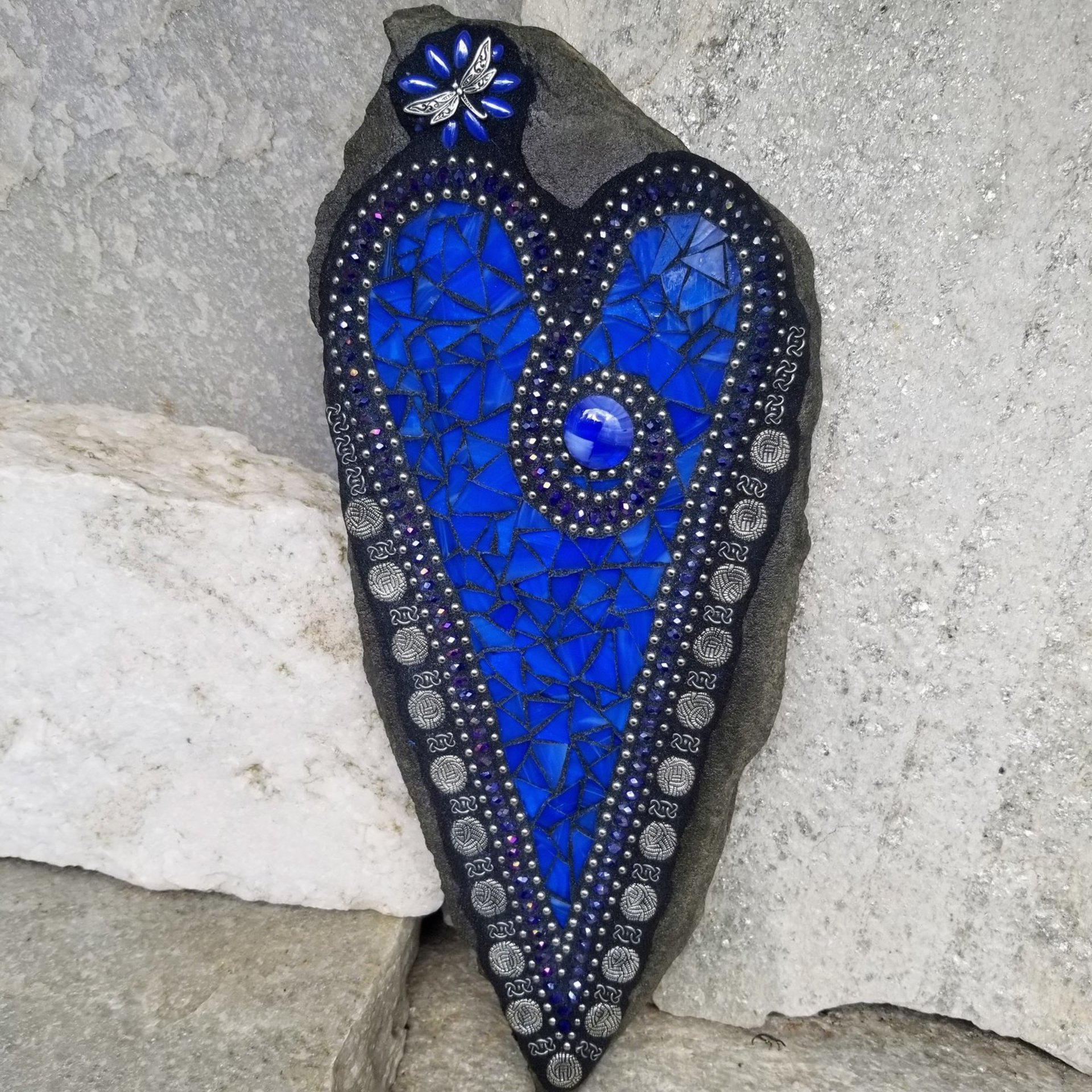  Dark Blue Mosaic Heart Garden Stone  