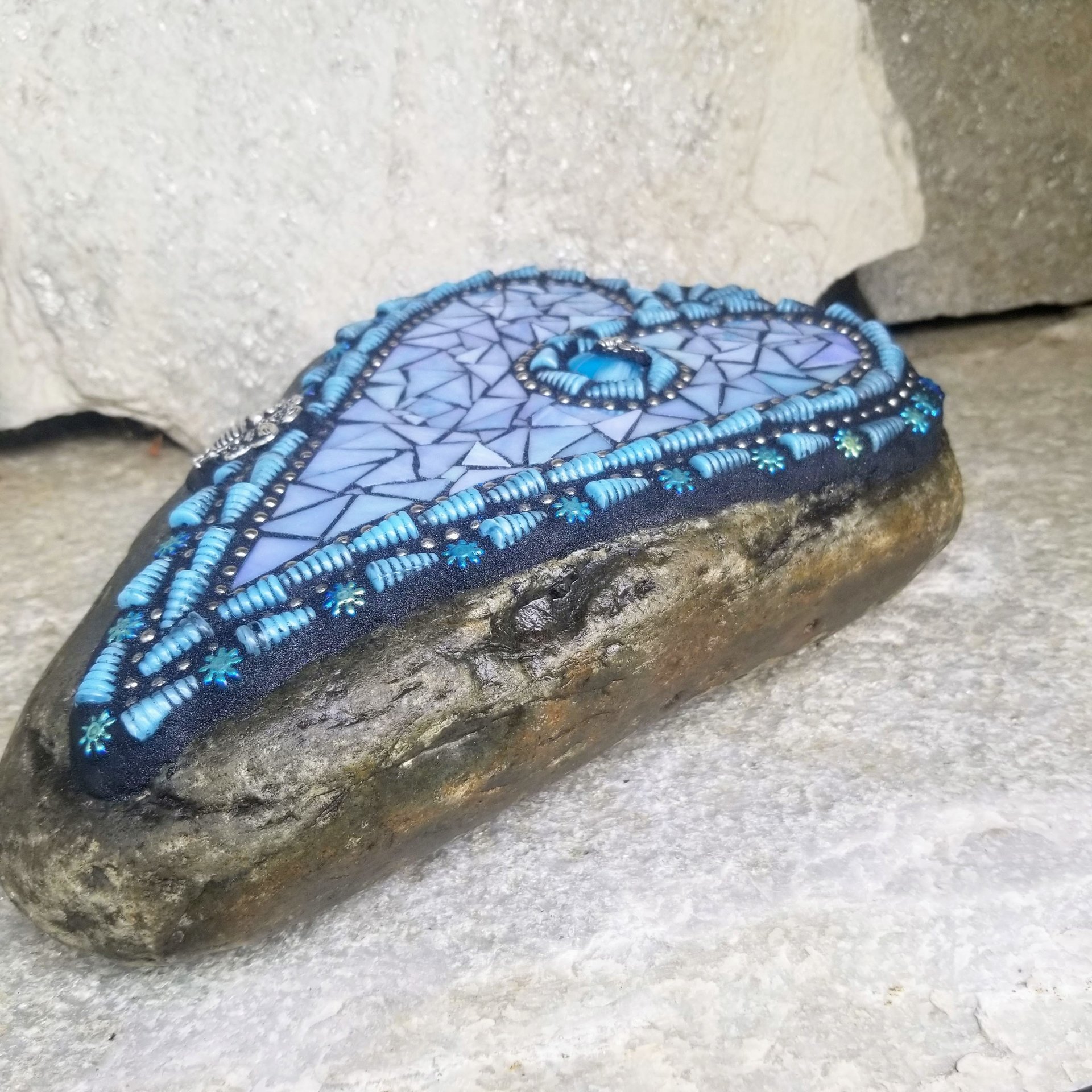 Iridescent Blue Mosaic Heart Garden Stone, Bee